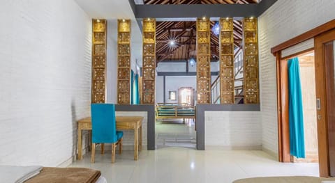 Surf Retreat Villa Sari Bali Villa in Pekutatan