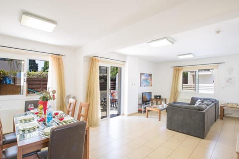 Protaras Holiday Villa Pv5 Hotel in Protaras