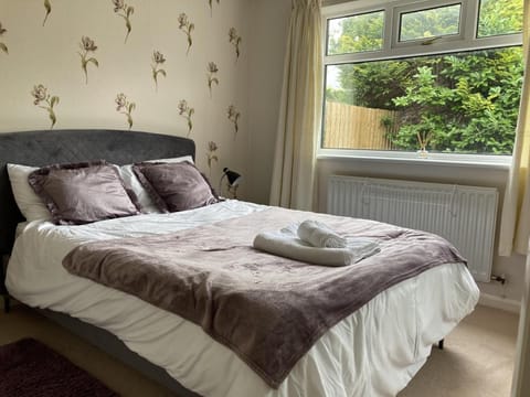 Spacious detached bungalow with ample parking Vacation rental in Grantham