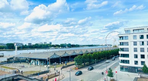 Riverview Studio in Historical Heart of Antwerp Apartment in Antwerp