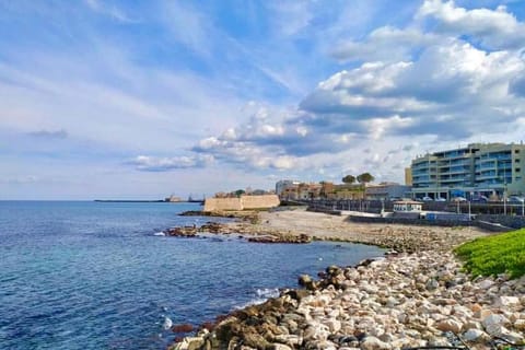 Casa Kali 1 Apartment, steps from the sea Apartment in Heraklion