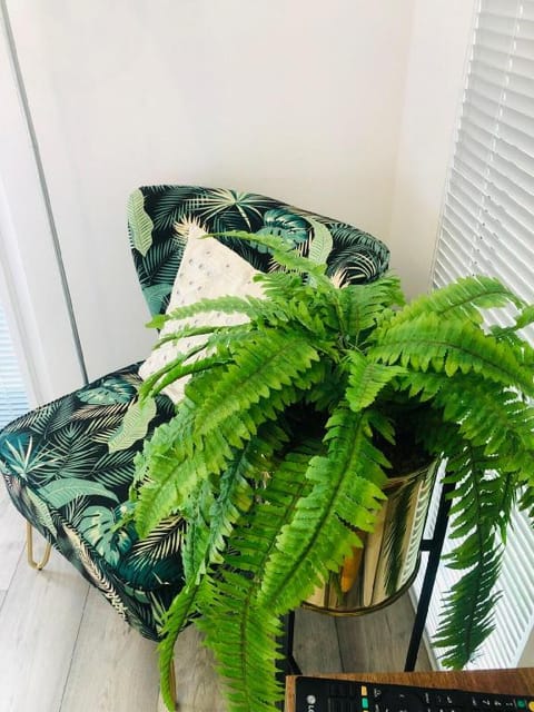 MeeZee Pearl Double Bed Lodge With Free Parking Bed and Breakfast in Salford