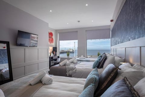 Ocean View Apartments - Mayfair - Sleeps 11 Apartment in Blackpool