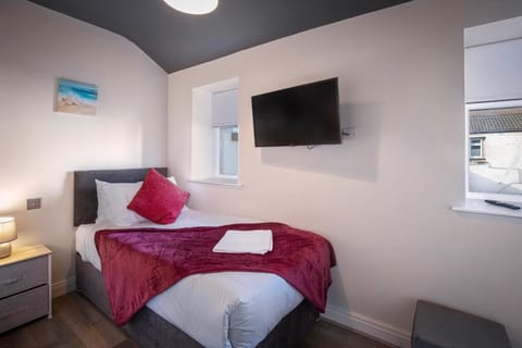 Ocean View Apartments - Sloane - sleeps 5 Apartment in Blackpool