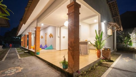 Aura Dormitory House Ubud Hostel in Ubud