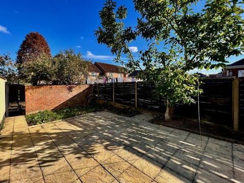 Curzon House One - Contractors or Family Holidays Vacation rental in Cleethorpes