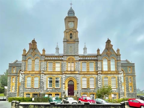 Luxury 1 Bedroom Duplex with Free Parking Apartment in Plymouth