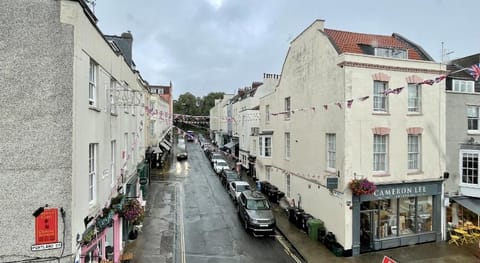 Cosy Oasis in the Heart of Clifton Village Apartment in Bristol