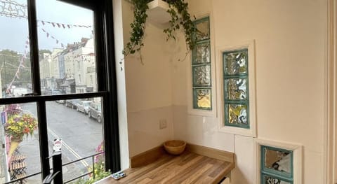 Cosy Oasis in the Heart of Clifton Village Apartment in Bristol