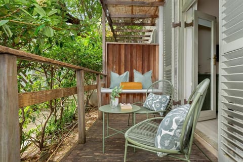 Neighbourgood Romney Bed and Breakfast in Cape Town