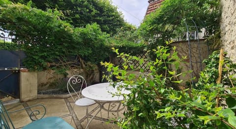 Bleautiful Eugénie - Charmante Maison de ville Apartment in Fontainebleau