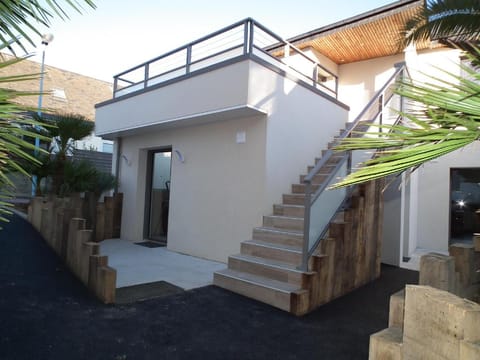 Les Maisons de Louise  Apartment in Normandy