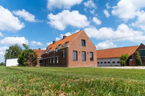 Farmhouse 5 bedrooms with bathrooms Vacation rental in Flanders