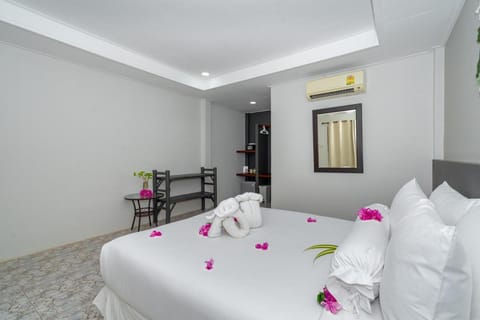 Lanta Beachfront Resort Resort in Sala Dan