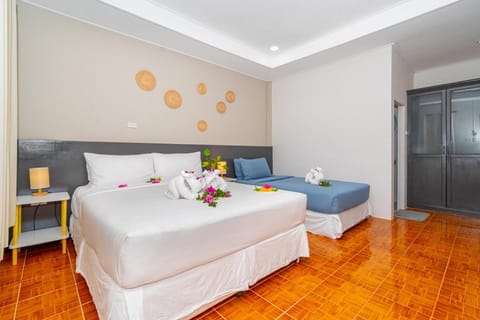 Lanta Beachfront Resort Resort in Sala Dan