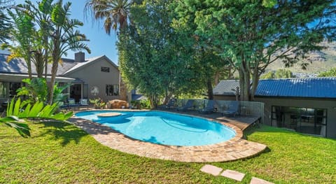 Hout Bay Gem Hotel in Cape Town