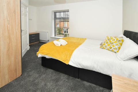 Townhouse@ 147 Westminster Street Crewe Vacation rental in Crewe