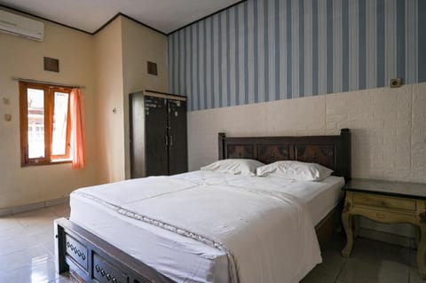 Pondok Syariah Denpasar Mitra RedDoorz Hotel in North Kuta