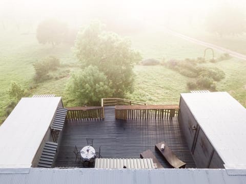 Avemore Vineyard View - wood fired hot tub and full power back up Apartment in Stellenbosch