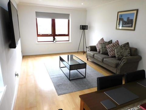 Charming 2 bed apt close to City and SEC Hydro Apartment in Glasgow