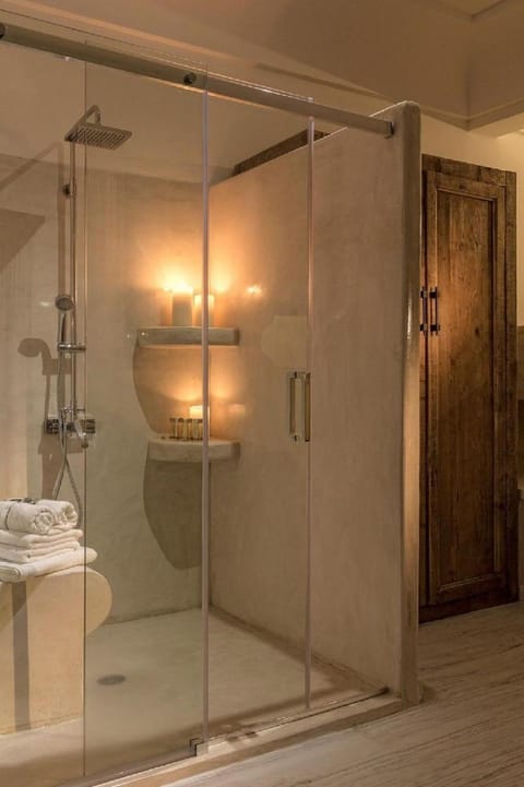 White Pearl Villas Oia Pure Bliss Villa with Outdoor Plunge Pool with Sea & Caldera View Apartment in Oia