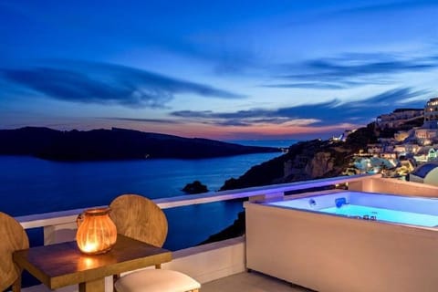 White Pearl Villas Oia Pure Bliss Villa with Outdoor Plunge Pool with Sea & Caldera View Apartment in Oia