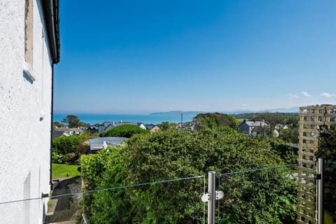 Traeth Arian Cottage Vacation rental in Wales