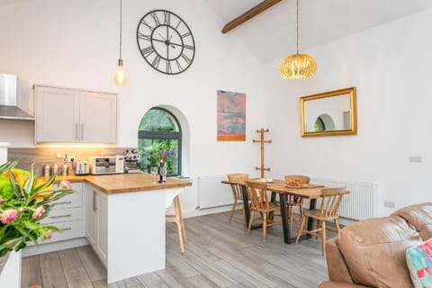 Riverbank Cottage Vacation rental in Craven District