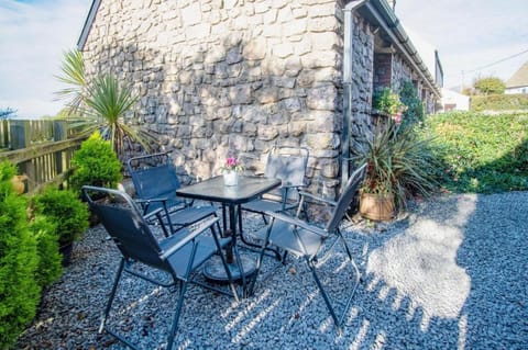 The Old School Cottage Ship Farm - 1 Bedroom - Rhossili Apartment in Wales