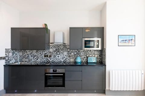 New central seafront apartment- stunning sea views Vacation rental in Aberystwyth