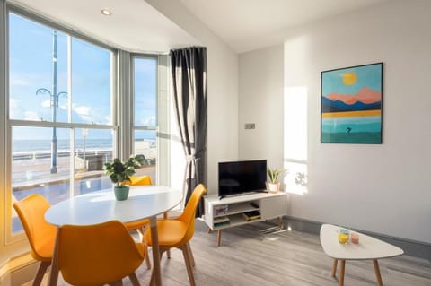New central seafront apartment- stunning sea views Vacation rental in Aberystwyth