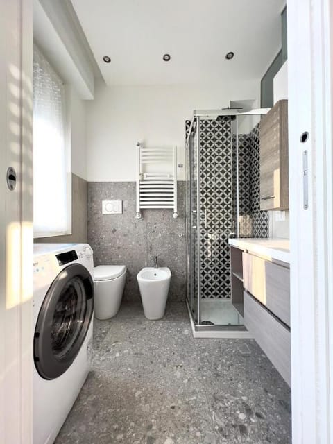 Sunshine Apartment - Metro Inganni Apartment in Milan