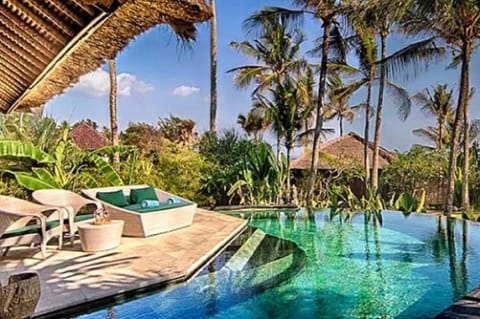 Luxury 2 BR Shared Pool Villa #003 Villa in Mengwi