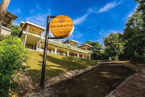 Uluwatu Sunset Hills Apartment in Bali