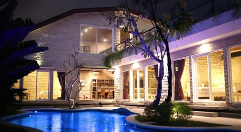 Villa Latour Villa in Kuta