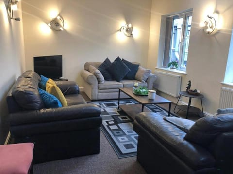 St Annes Apartment 4 - Sleeps 6 - Free Parking Apartment in Lytham St Annes