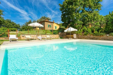 Villa Casale Federica: Large Private Pool, WiFi                                                      Apartment in Arezzo