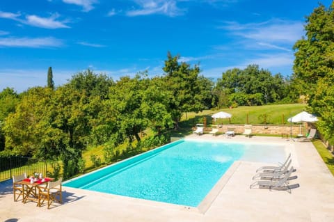 Villa Casale Federica: Large Private Pool, WiFi                                                      Apartment in Arezzo
