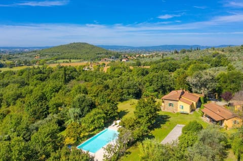 Villa Casale Federica: Large Private Pool, WiFi                                                      Apartment in Arezzo