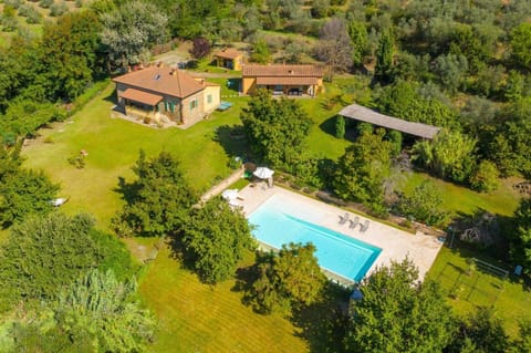 Villa Casale Federica: Large Private Pool, WiFi                                                      Apartment in Arezzo