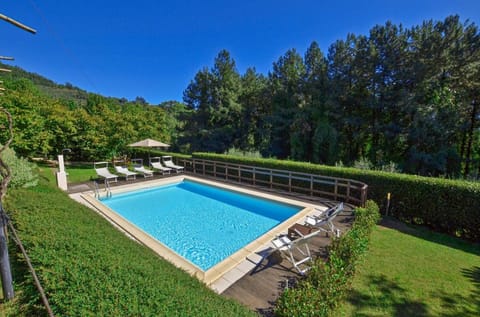 Villa Casale di Rosa: Large Private Pool, WiFi                                                       Apartment in Lucca