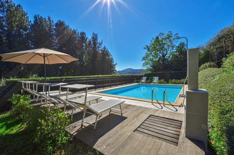 Villa Casale di Rosa: Large Private Pool, WiFi                                                       Apartment in Lucca
