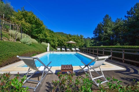 Villa Casale di Rosa: Large Private Pool, WiFi                                                       Apartment in Lucca