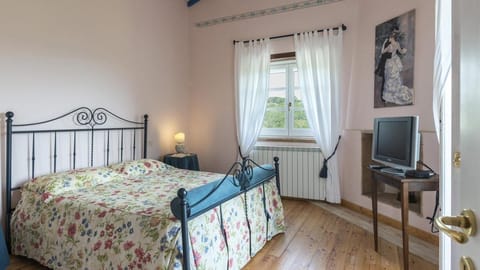 VILLA NINFEO 10+4, Emma Villas Apartment in Arezzo