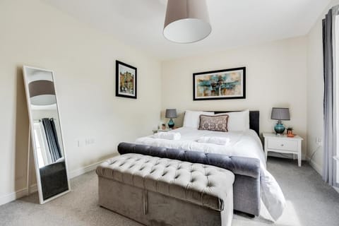 Modern 2 Bedroom Apartment in popular Jericho !!! Apartment in Oxford