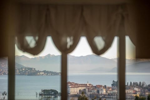 Sana luxury apartment in Stresa with amazing lake view Apartment in Stresa