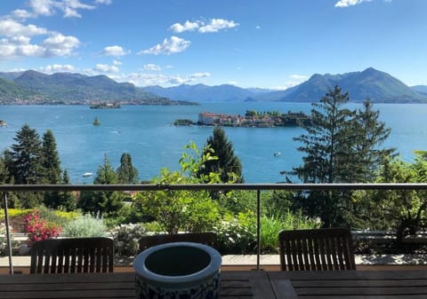 Sana luxury apartment in Stresa with amazing lake view Apartment in Stresa
