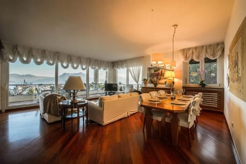Sana luxury apartment in Stresa with amazing lake view Apartment in Stresa
