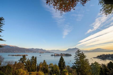 Sana luxury apartment in Stresa with amazing lake view Apartment in Stresa