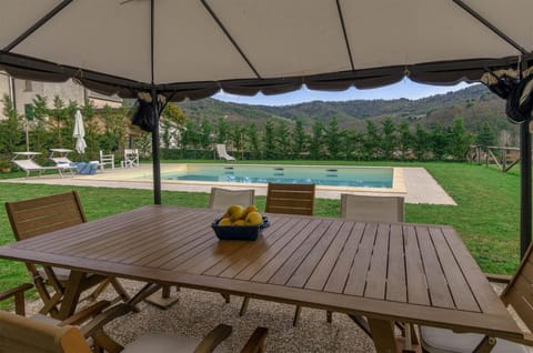 Villa Cristina, modern farmhouse with Private Pool between Lucca and the Beach of Camaiore Apartment in Lucca